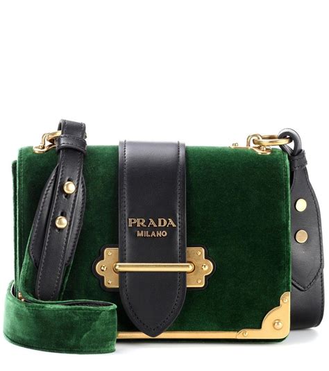 prada tasche samt|Prada handbags 101.